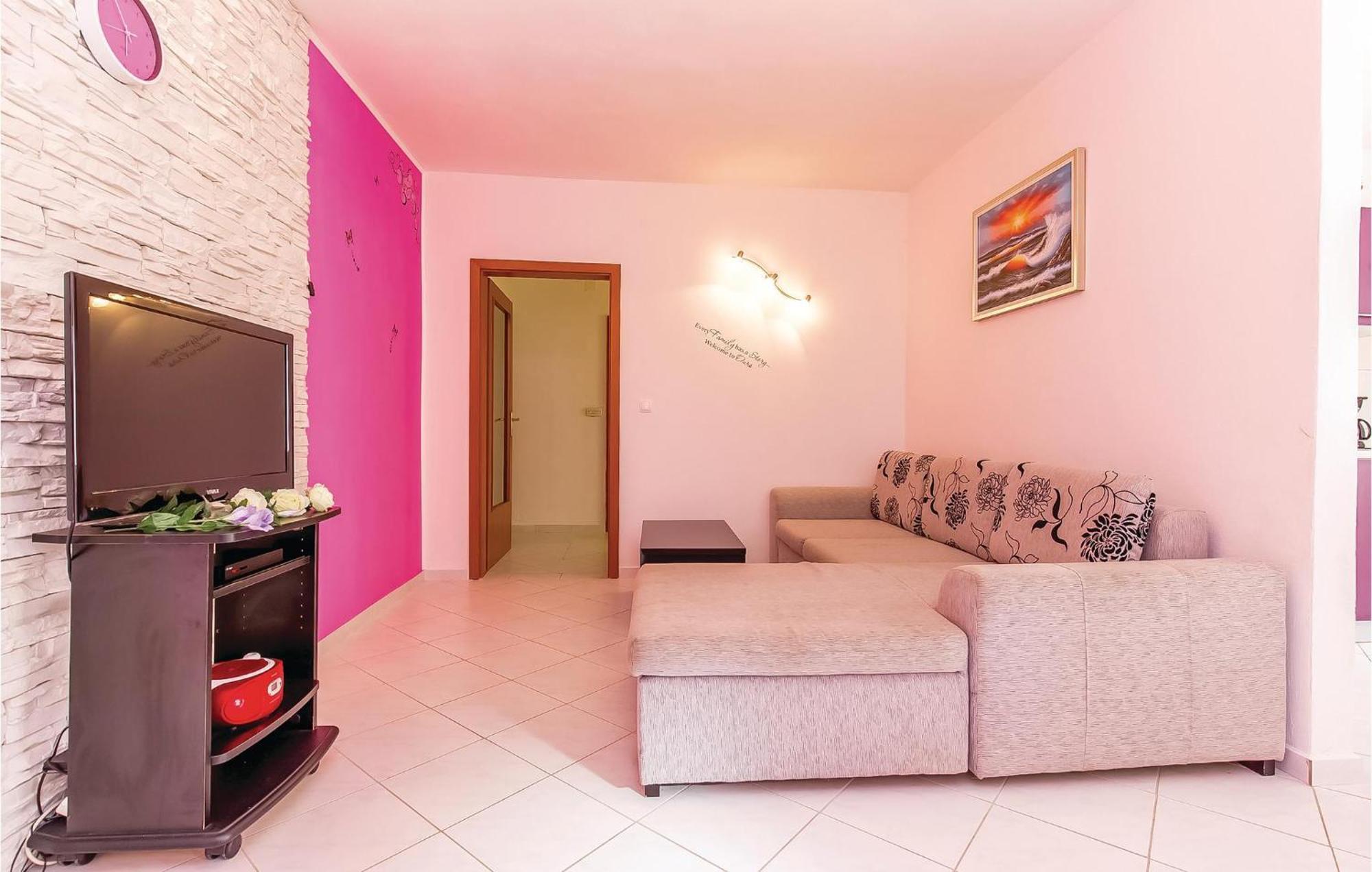 Awesome Apartment In Dobrinj With Wifi Luaran gambar