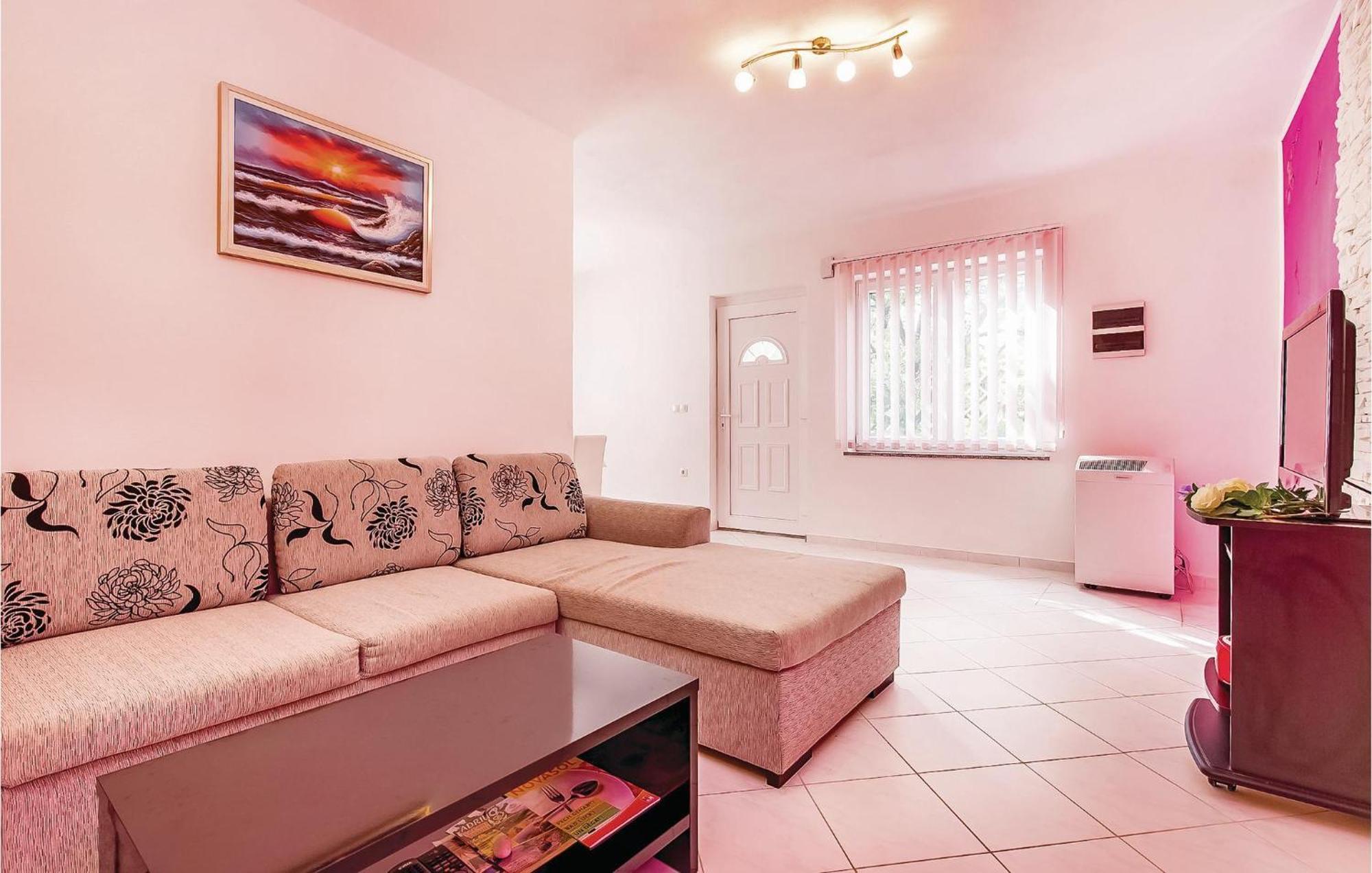 Awesome Apartment In Dobrinj With Wifi Luaran gambar