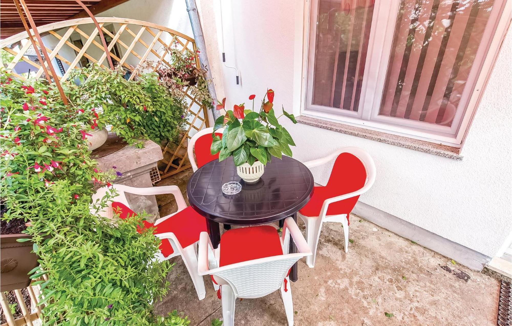 Awesome Apartment In Dobrinj With Wifi Luaran gambar